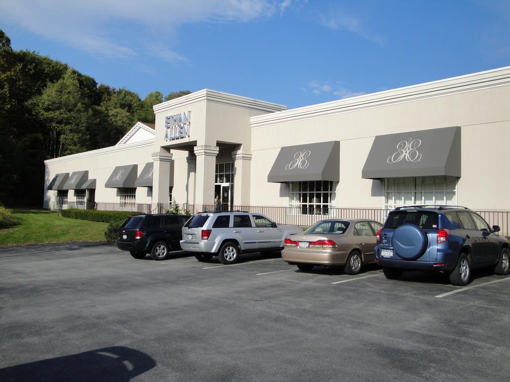 Pictures for Hudson Valley Awnings & Shades Inc in Middletown, NY 10941